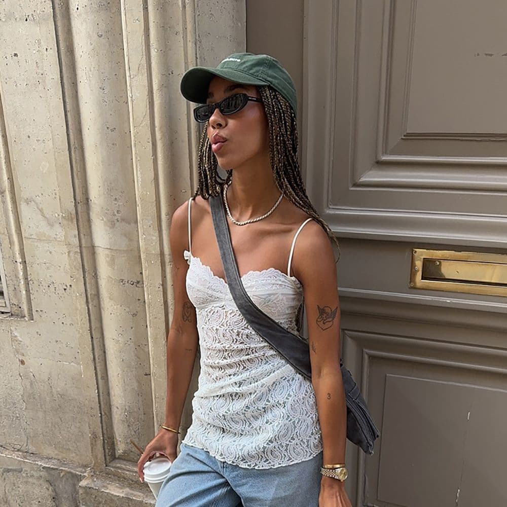  7 Baseball-Cap Outfits All the It Girls Are Wearing 